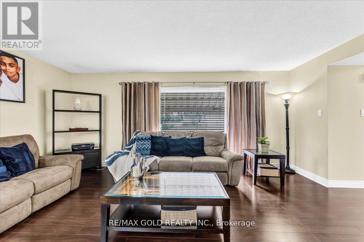 53 Dorchester Drive, Brampton, Ontario  L6T 3E2 - Photo 14 - W12290492
