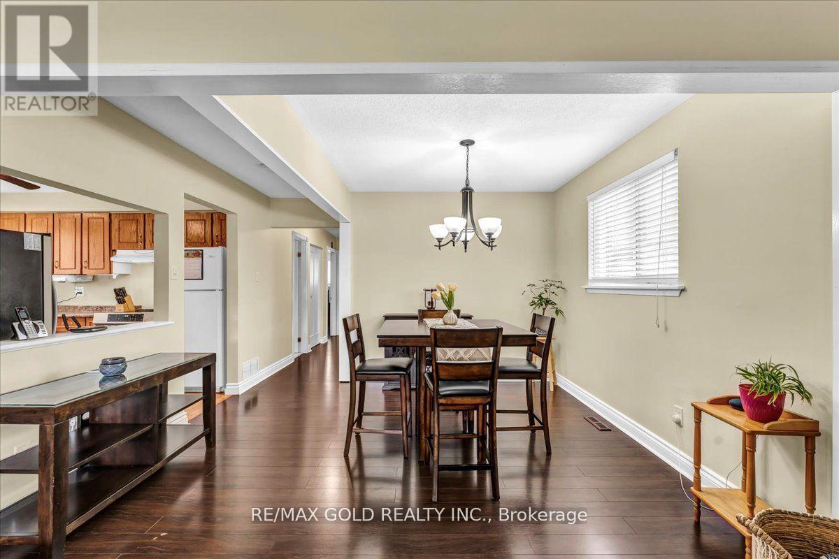 53 Dorchester Drive, Brampton, Ontario  L6T 3E2 - Photo 16 - W12290492