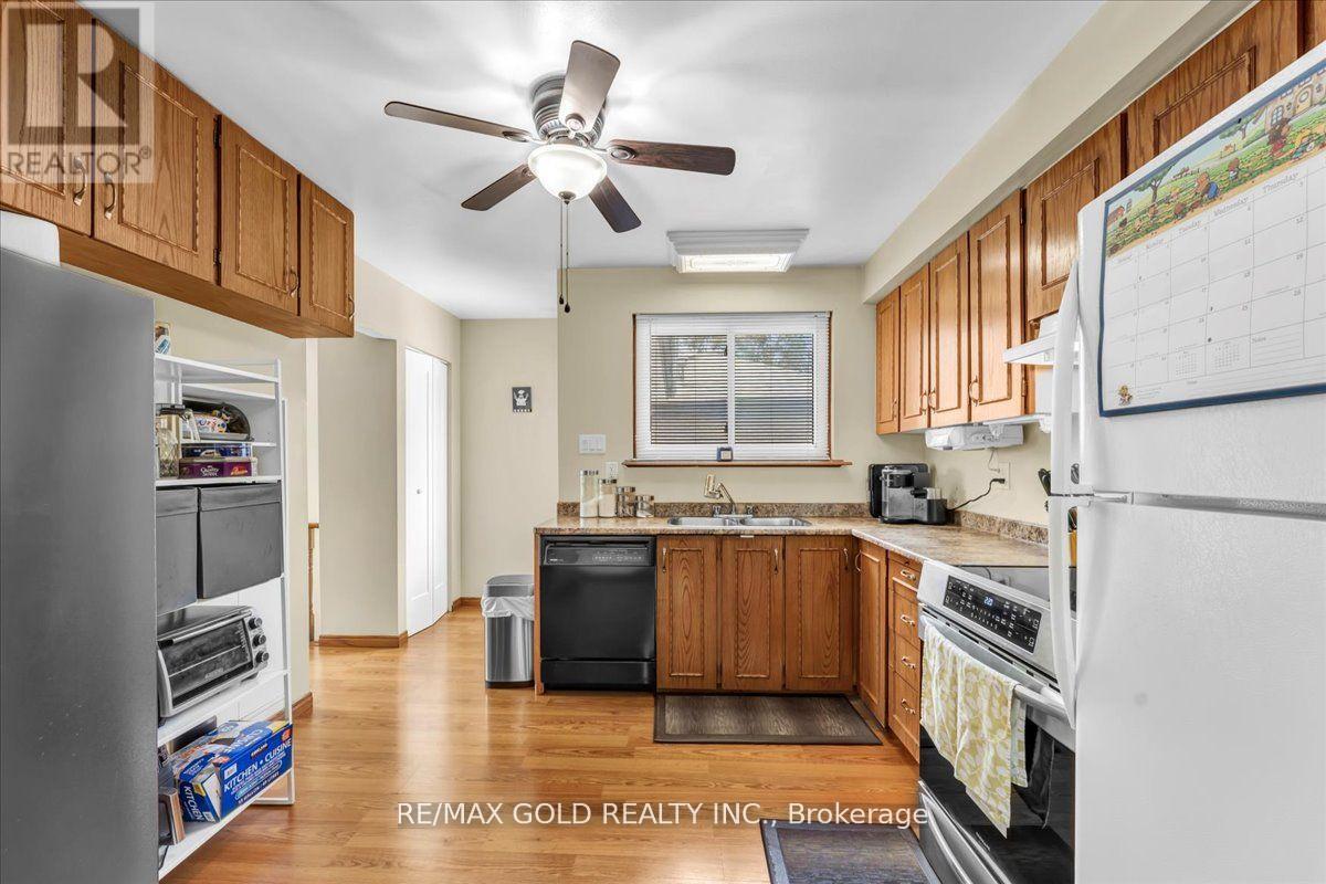 53 Dorchester Drive, Brampton, Ontario  L6T 3E2 - Photo 20 - W12290492