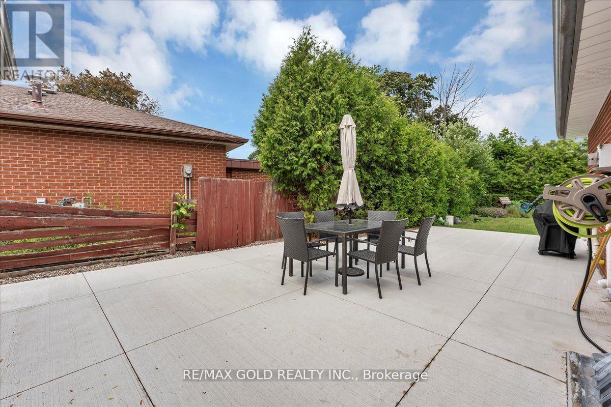 53 Dorchester Drive, Brampton, Ontario  L6T 3E2 - Photo 46 - W12290492
