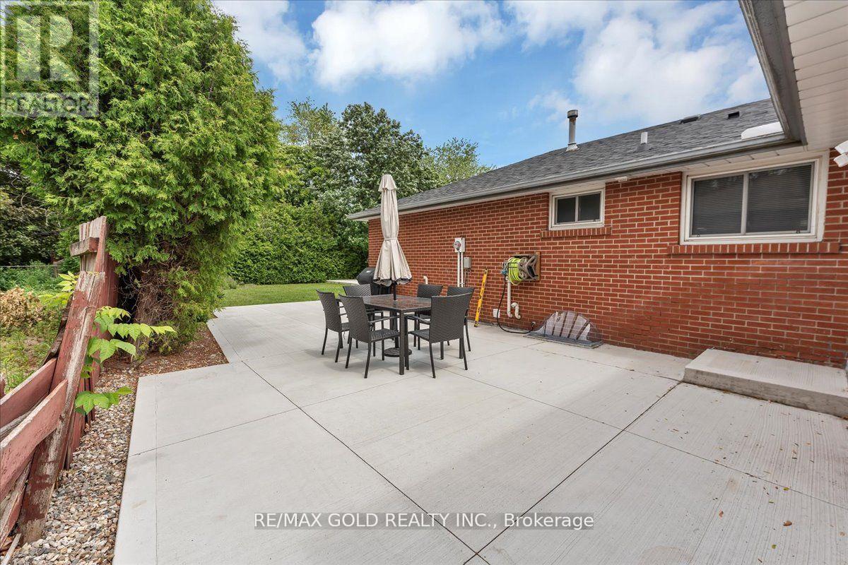 53 Dorchester Drive, Brampton, Ontario  L6T 3E2 - Photo 47 - W12290492