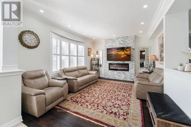 252 Bonnieglen Farm Boulevard, Caledon, Ontario  L7C 3Y4 - Photo 13 - W12290601