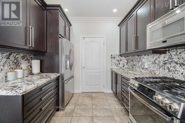 252 Bonnieglen Farm Boulevard, Caledon, Ontario  L7C 3Y4 - Photo 18 - W12290601
