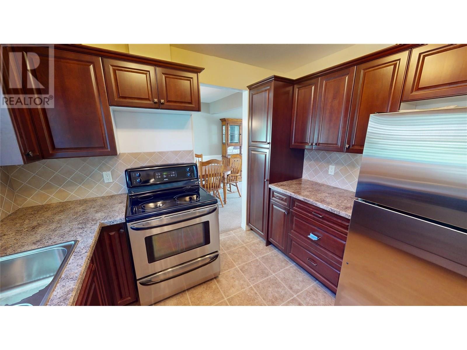 721 Summit Drive, Cranbrook, British Columbia  V1C 5J4 - Photo 11 - 10356219