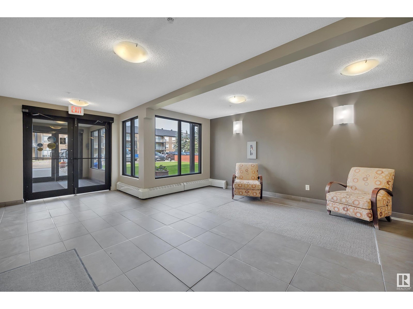 Property at #110 13907 136 ST NW NW image 3