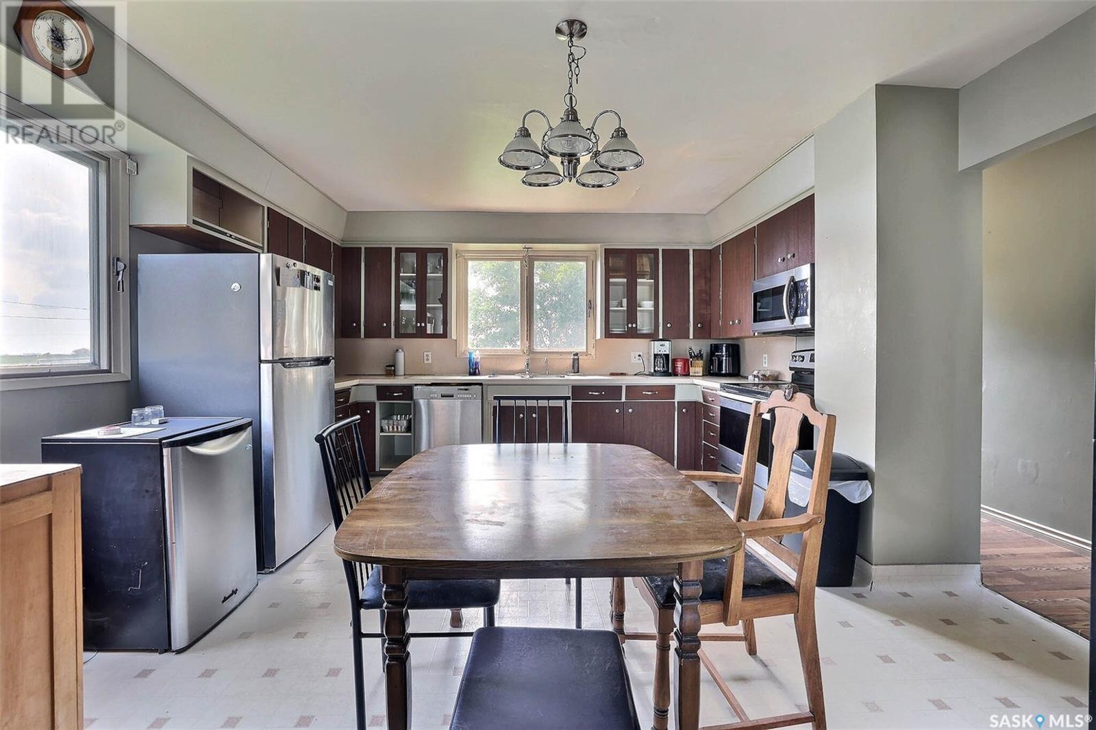 Property at 1544 Frohlick STREET image 3