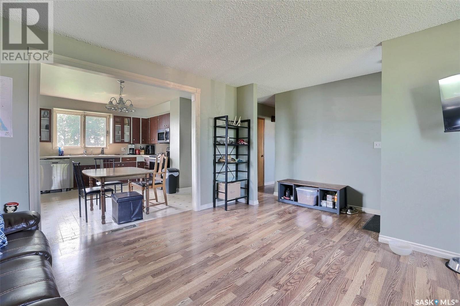 Property at 1544 Frohlick STREET image 4