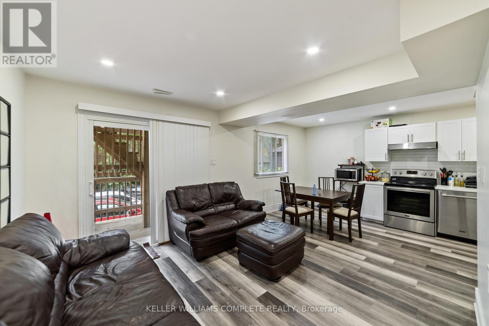 220 Caroline Street S, Hamilton (Durand), Ontario  L8P 3L4 - Photo 4 - X12290504