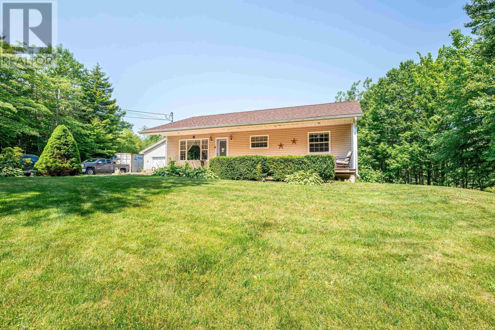 Property at 35 Snowberry Court image 3