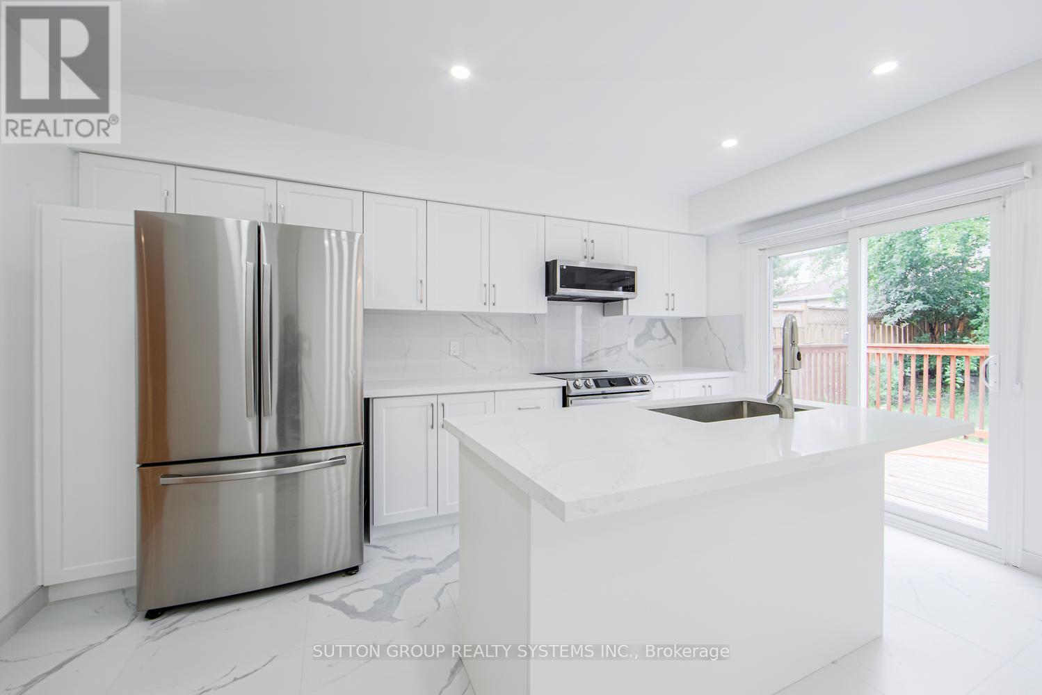 2029 Westmount Drive, Oakville, Ontario  L6M 3P9 - Photo 13 - W12287445