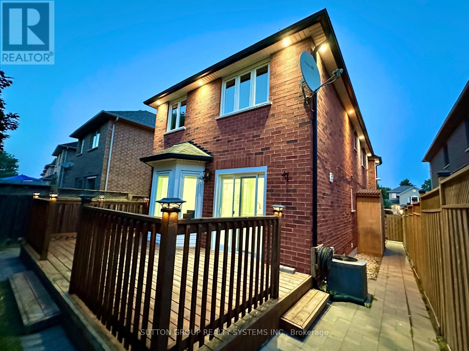 2029 Westmount Drive, Oakville, Ontario  L6M 3P9 - Photo 45 - W12287445