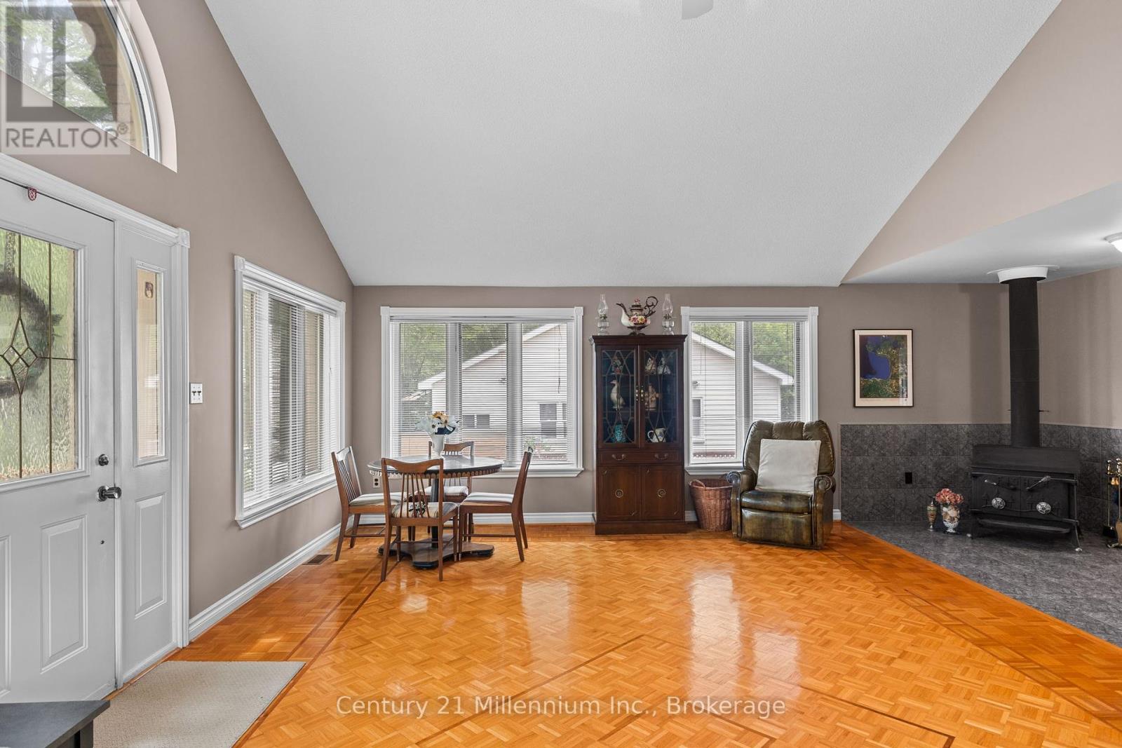 Property at 49 32ND STREET N image 5