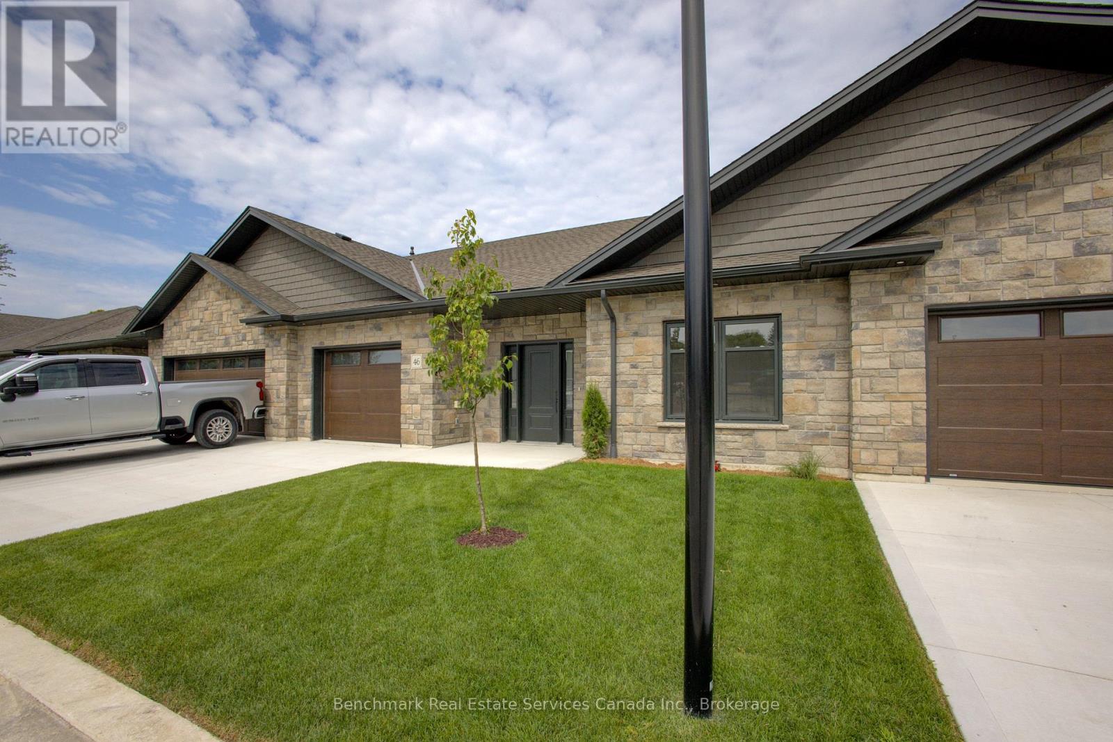52 - 1182 Queen Street, Kincardine, Ontario  N2Z 1G4 - Photo 3 - X12290812