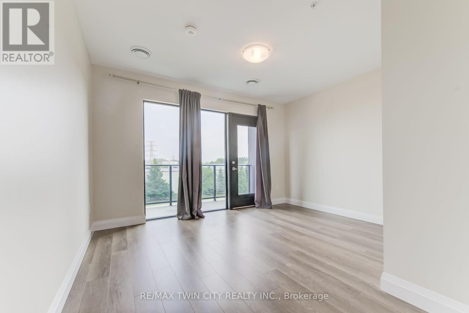 303 - 5 Wake Robin Drive, Kitchener, Ontario  N2E 0H6 - Photo 15 - X12230284