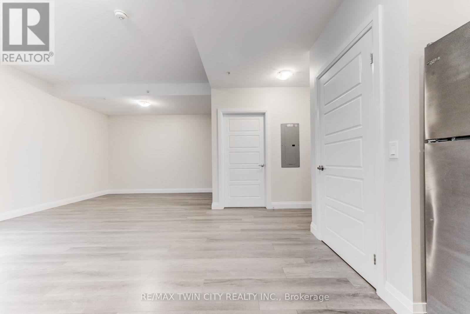 303 - 5 Wake Robin Drive, Kitchener, Ontario  N2E 0H6 - Photo 8 - X12230284