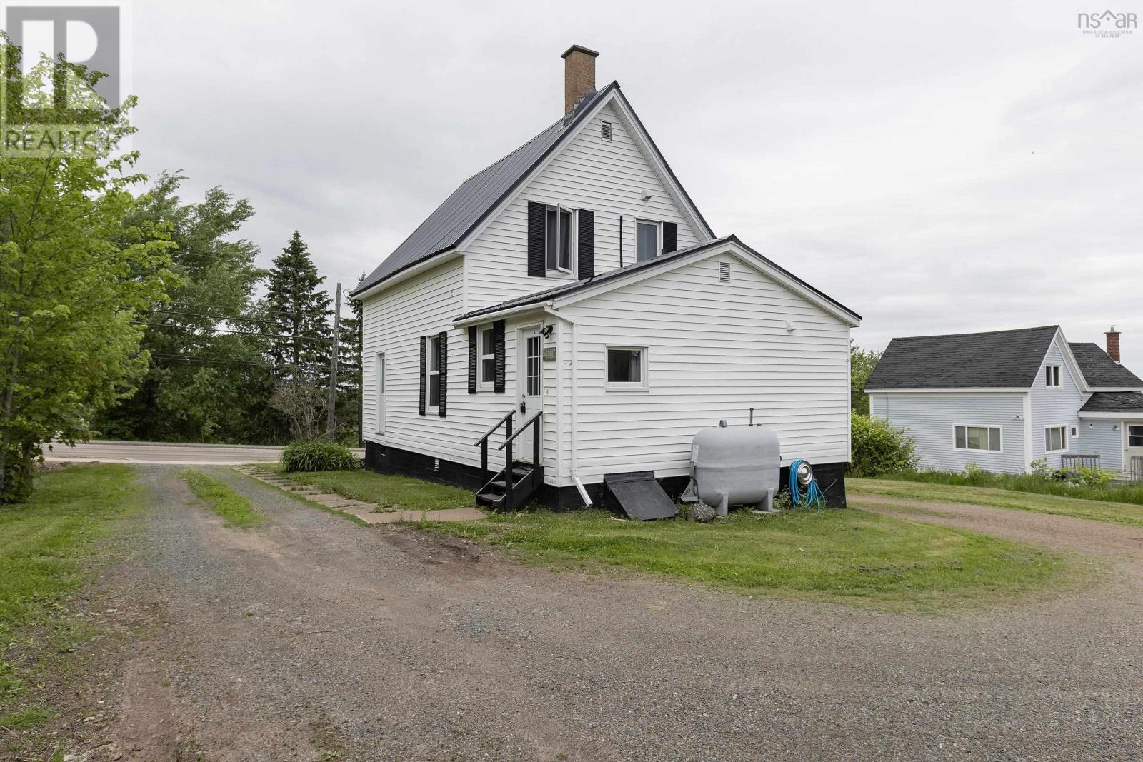 49 Junction Road, Springhill, Nova Scotia  B0M 1X0 - Photo 2 - 202514169