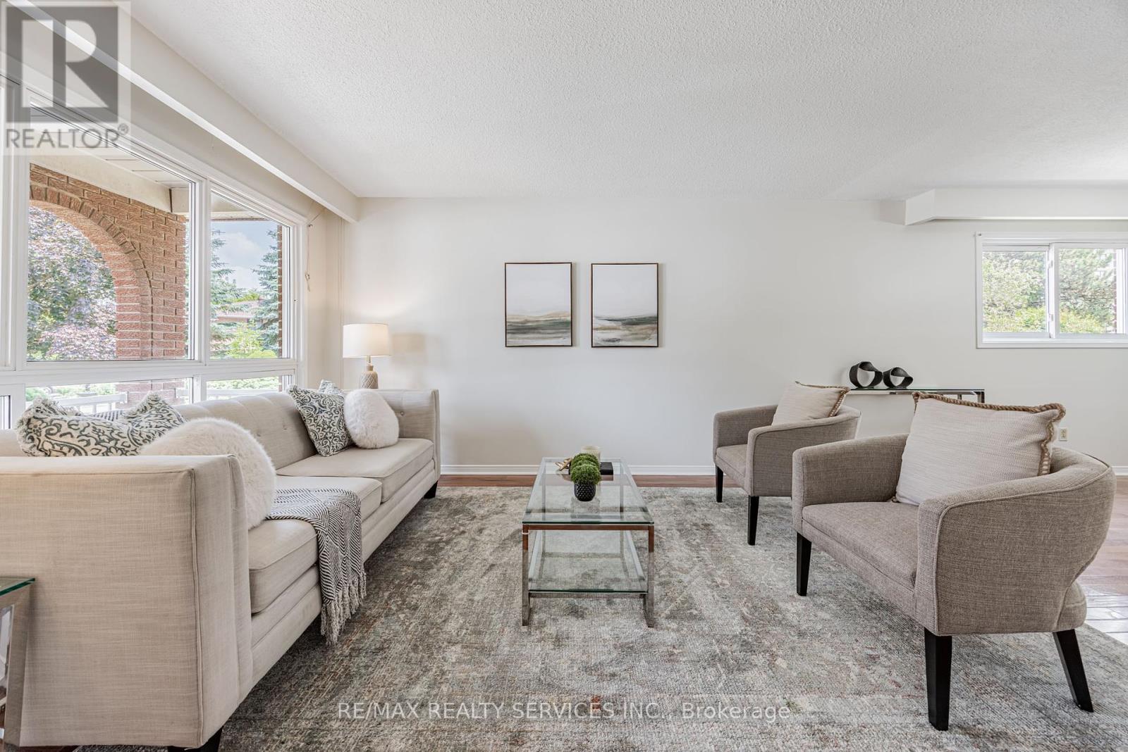Property at 9 GARVIEW COURT image 4