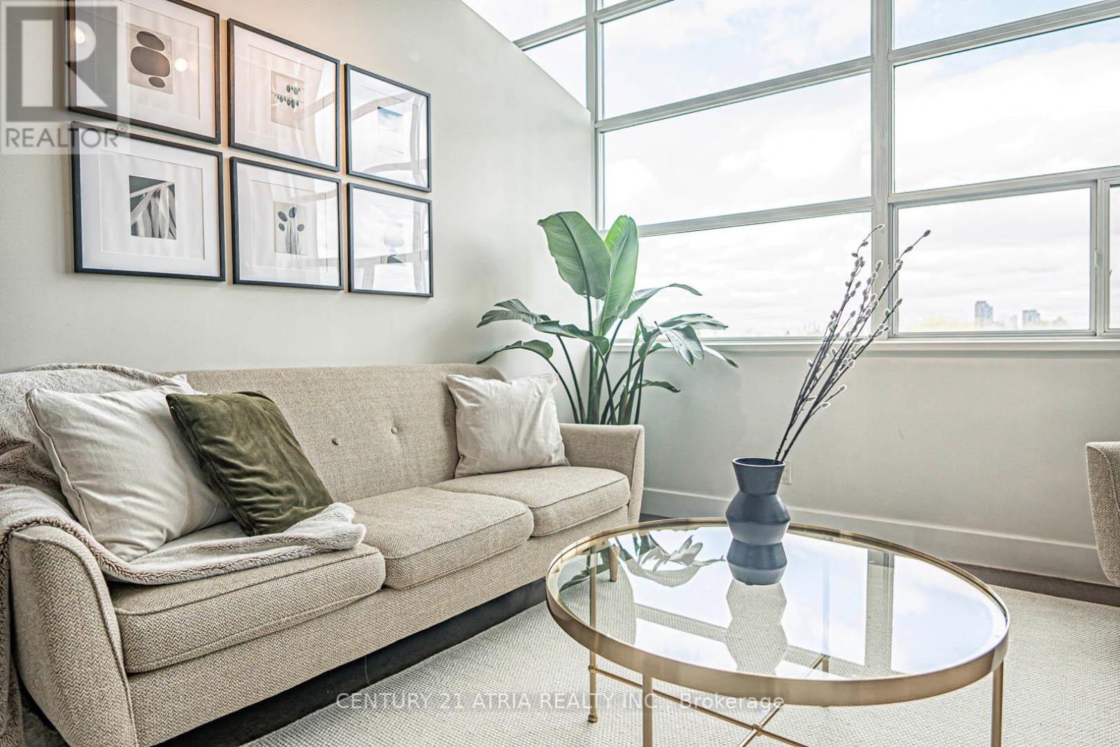 318 - 1001 Roselawn Avenue, Toronto (Briar Hill-Belgravia), Ontario  M6B 4M4 - Photo 13 - W12290727