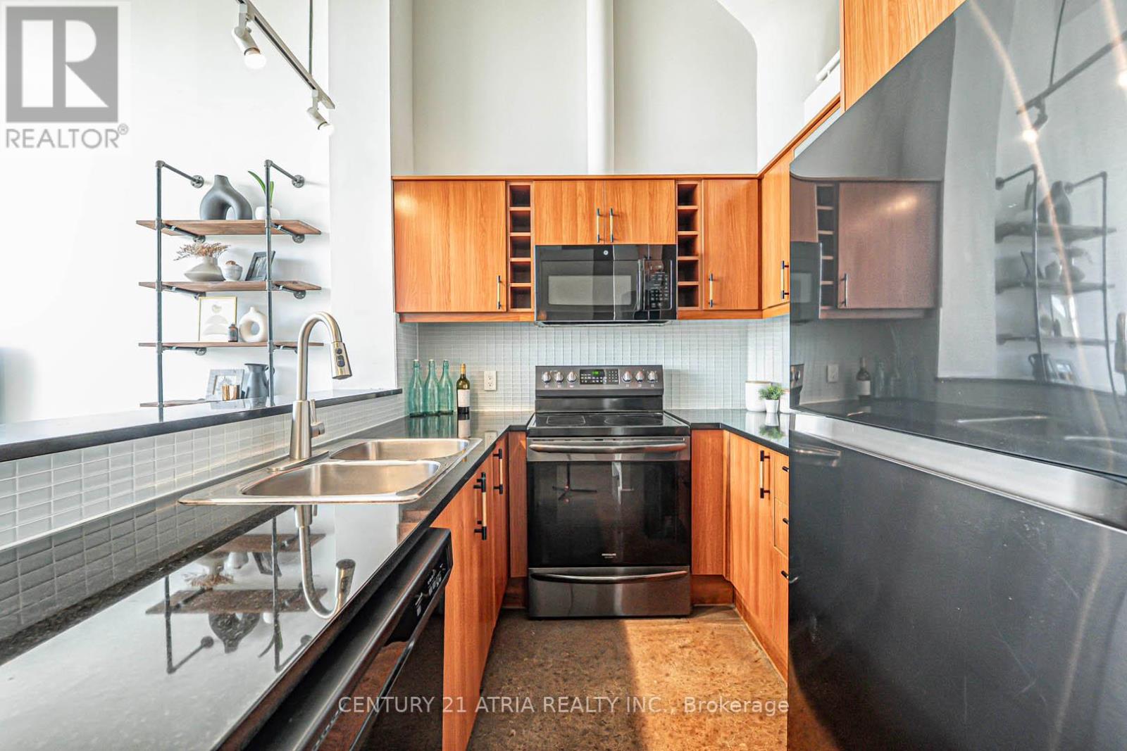 318 - 1001 Roselawn Avenue, Toronto (Briar Hill-Belgravia), Ontario  M6B 4M4 - Photo 21 - W12290727