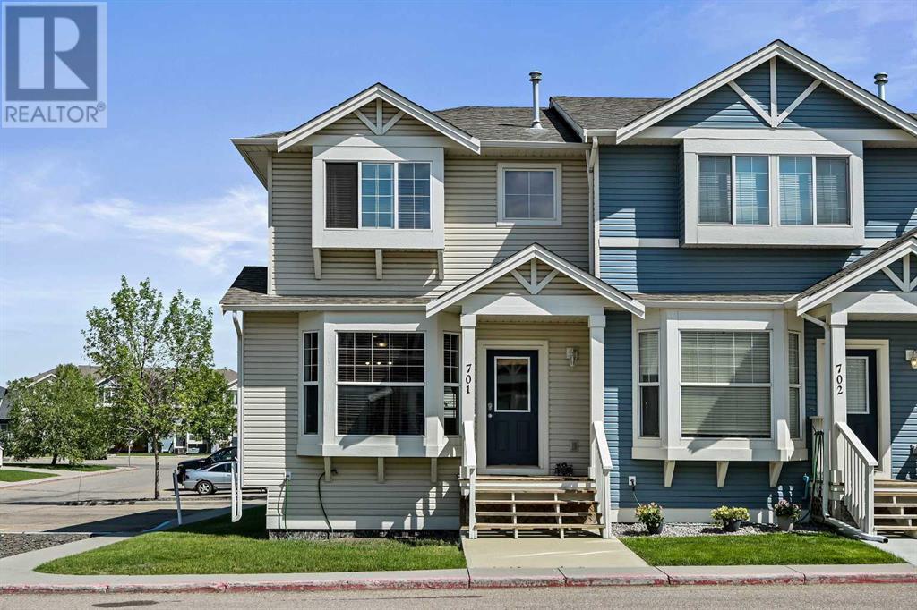 Property at 701, 703 Luxstone Square SW image 1