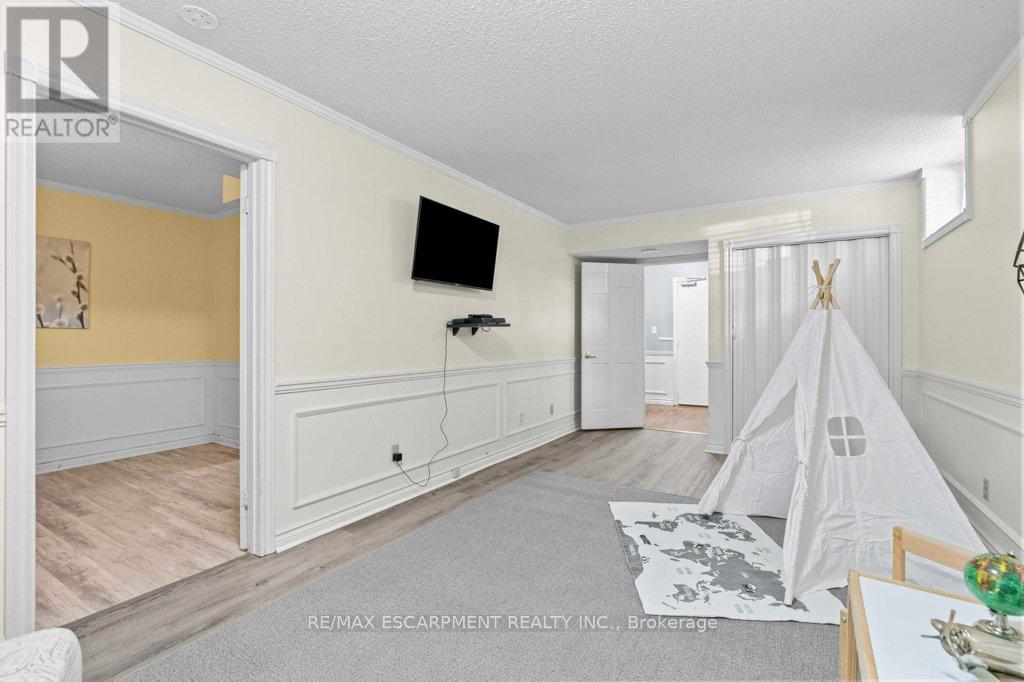 44 Cedarland Drive, Brantford, Ontario  N3R 6N7 - Photo 38 - X12290734