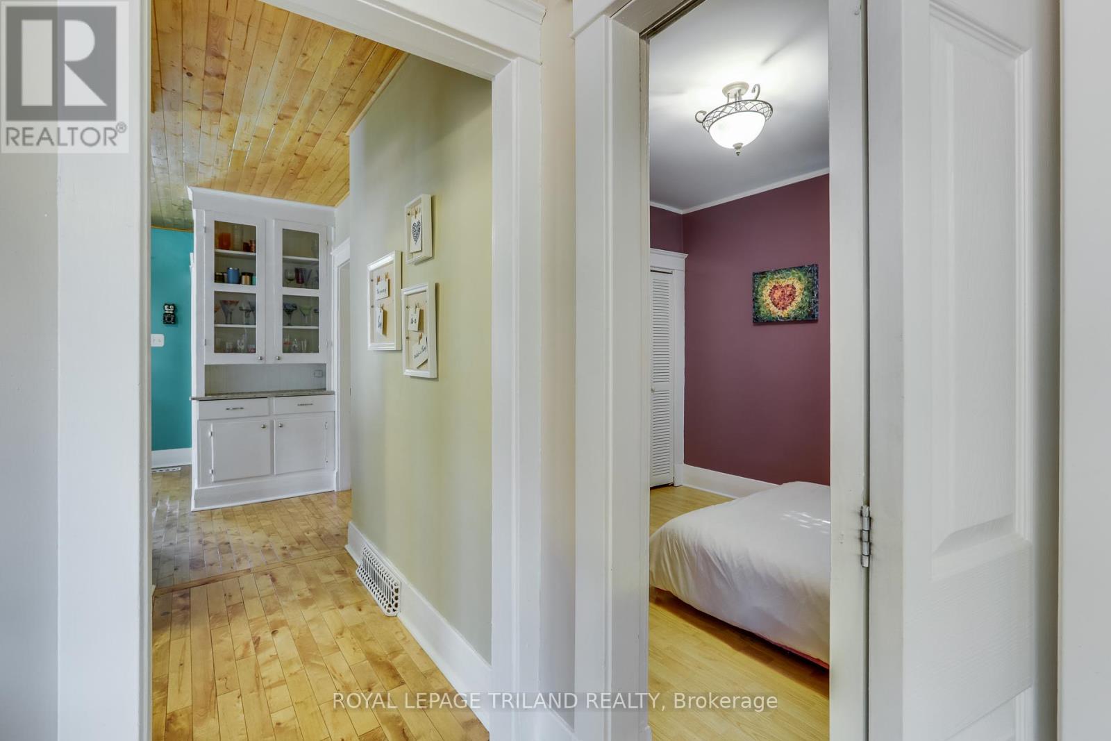 140 Emery Street E, London South, Ontario  N6C 2E1 - Photo 13 - X12290946