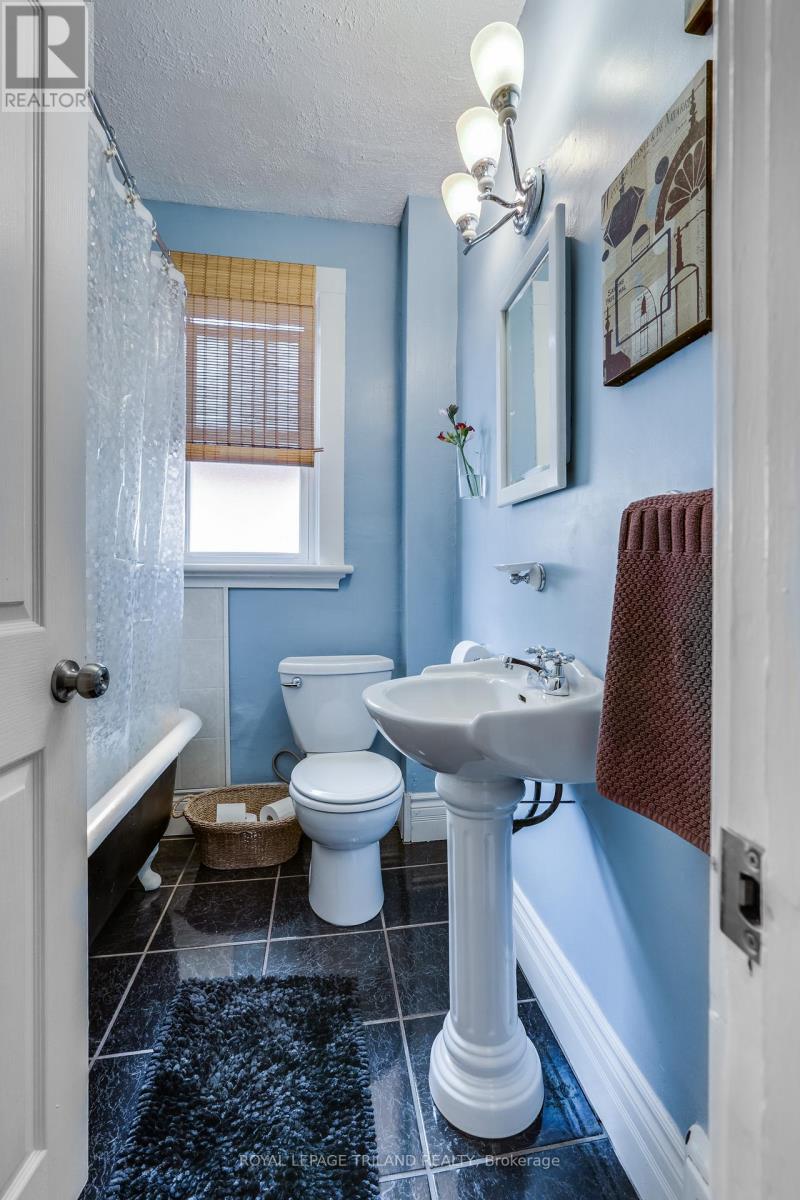140 Emery Street E, London South, Ontario  N6C 2E1 - Photo 18 - X12290946