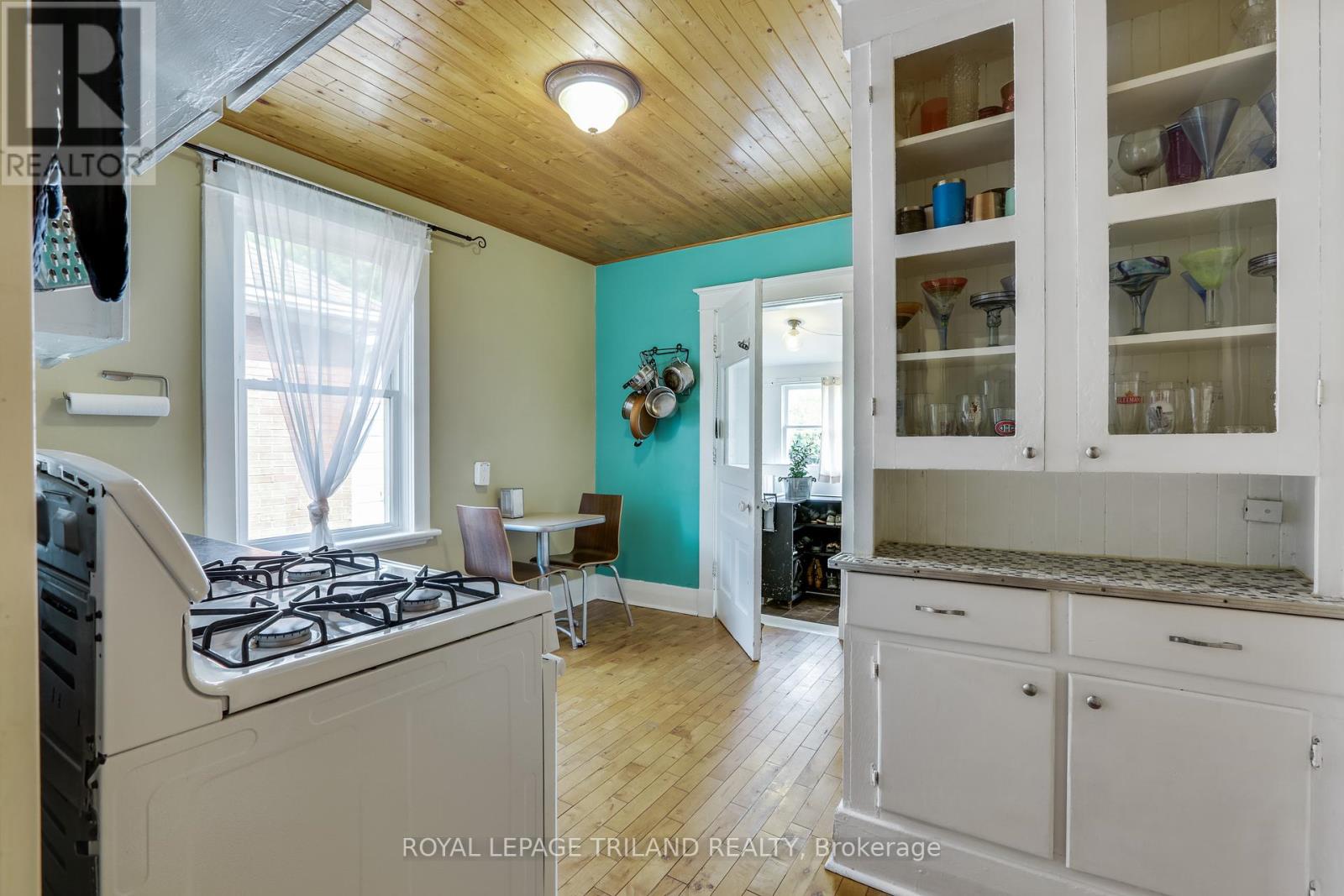 140 Emery Street E, London South, Ontario  N6C 2E1 - Photo 19 - X12290946