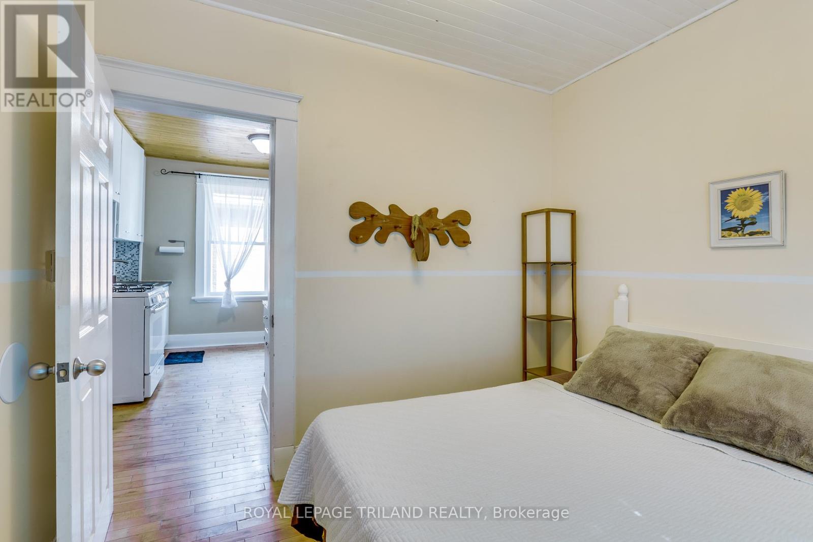 140 Emery Street E, London South, Ontario  N6C 2E1 - Photo 23 - X12290946