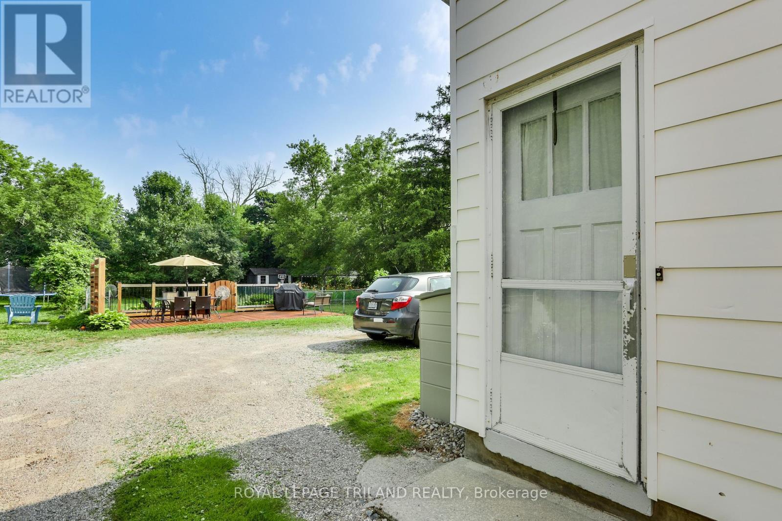 140 Emery Street E, London South, Ontario  N6C 2E1 - Photo 40 - X12290946