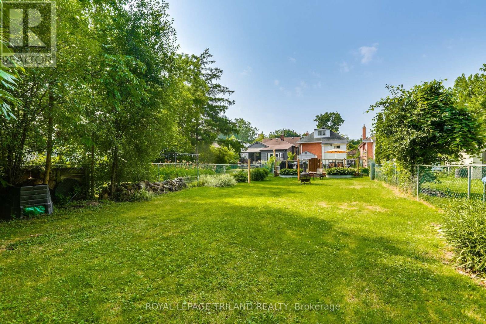140 Emery Street E, London South, Ontario  N6C 2E1 - Photo 45 - X12290946