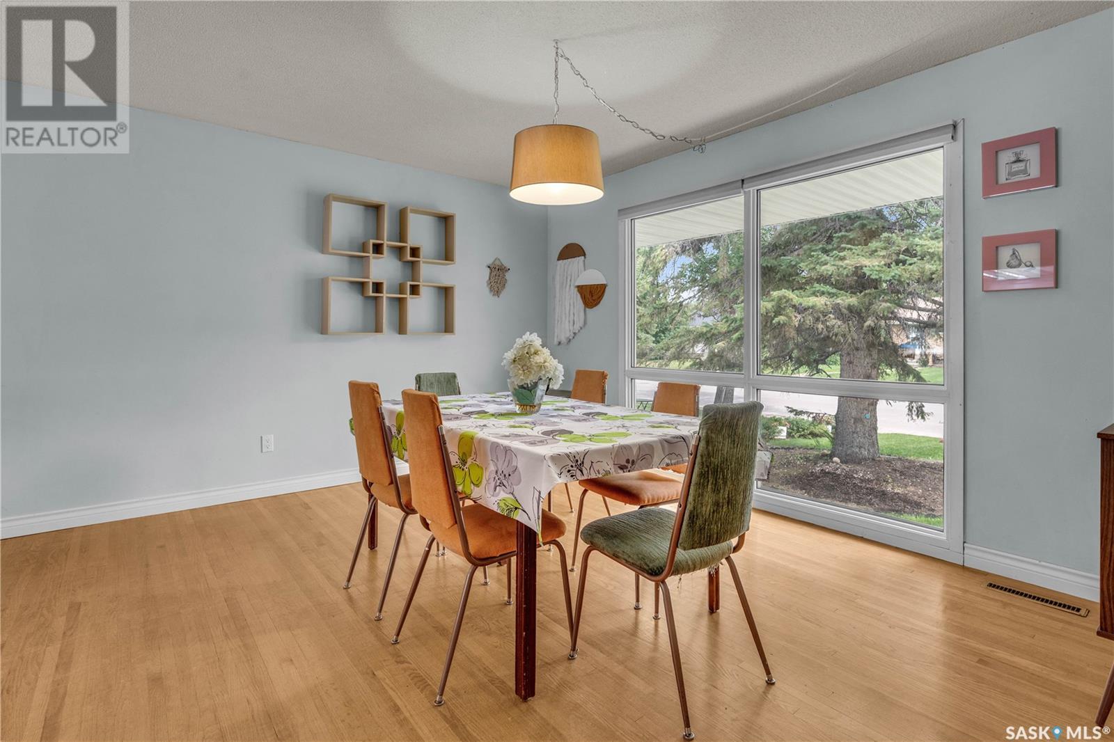Property at 2648 ROTHWELL STREET image 4
