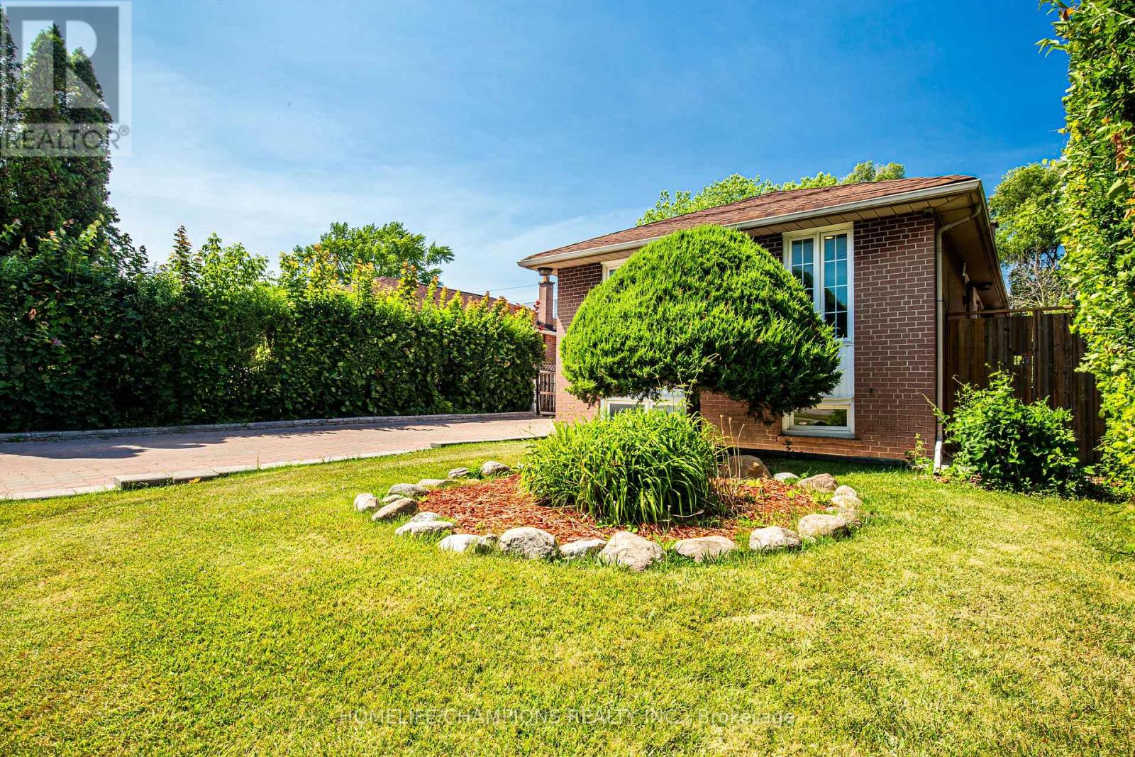 1366 POPRAD AVENUE, Pickering, Ontario