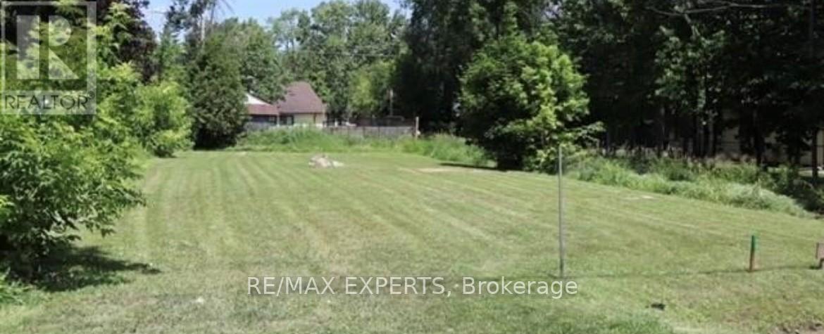 714 Chestnut Street, Innisfil, Ontario  L9S 2H8 - Photo 2 - N12290659