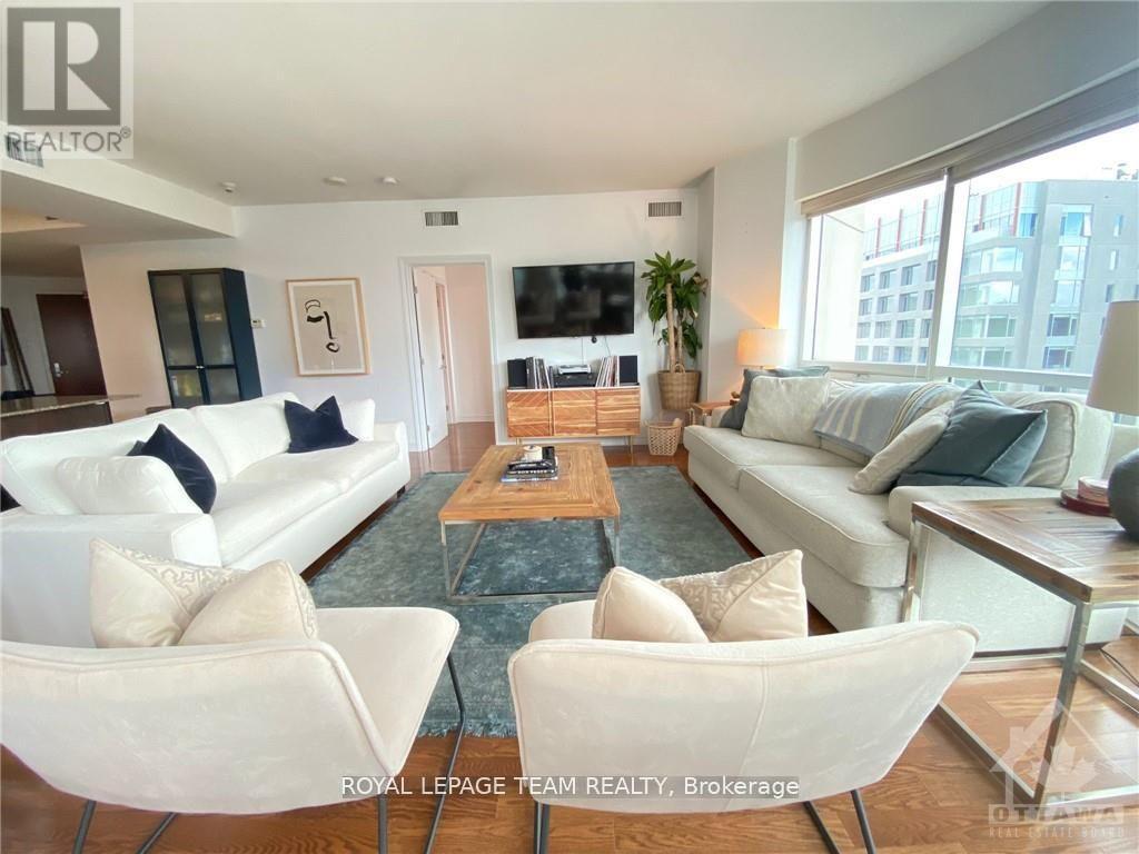 2204 - 234 Rideau Street, Ottawa, Ontario  K1N 0A9 - Photo 2 - X12290997