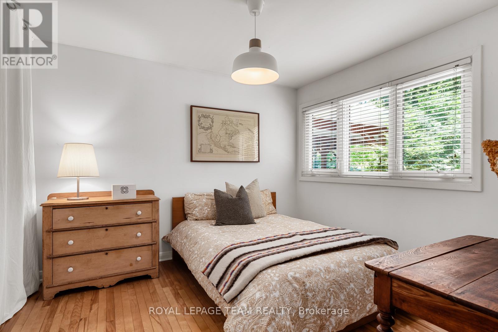 53 Oriole Drive, Ottawa, Ontario  K1J 7E8 - Photo 17 - X12291009