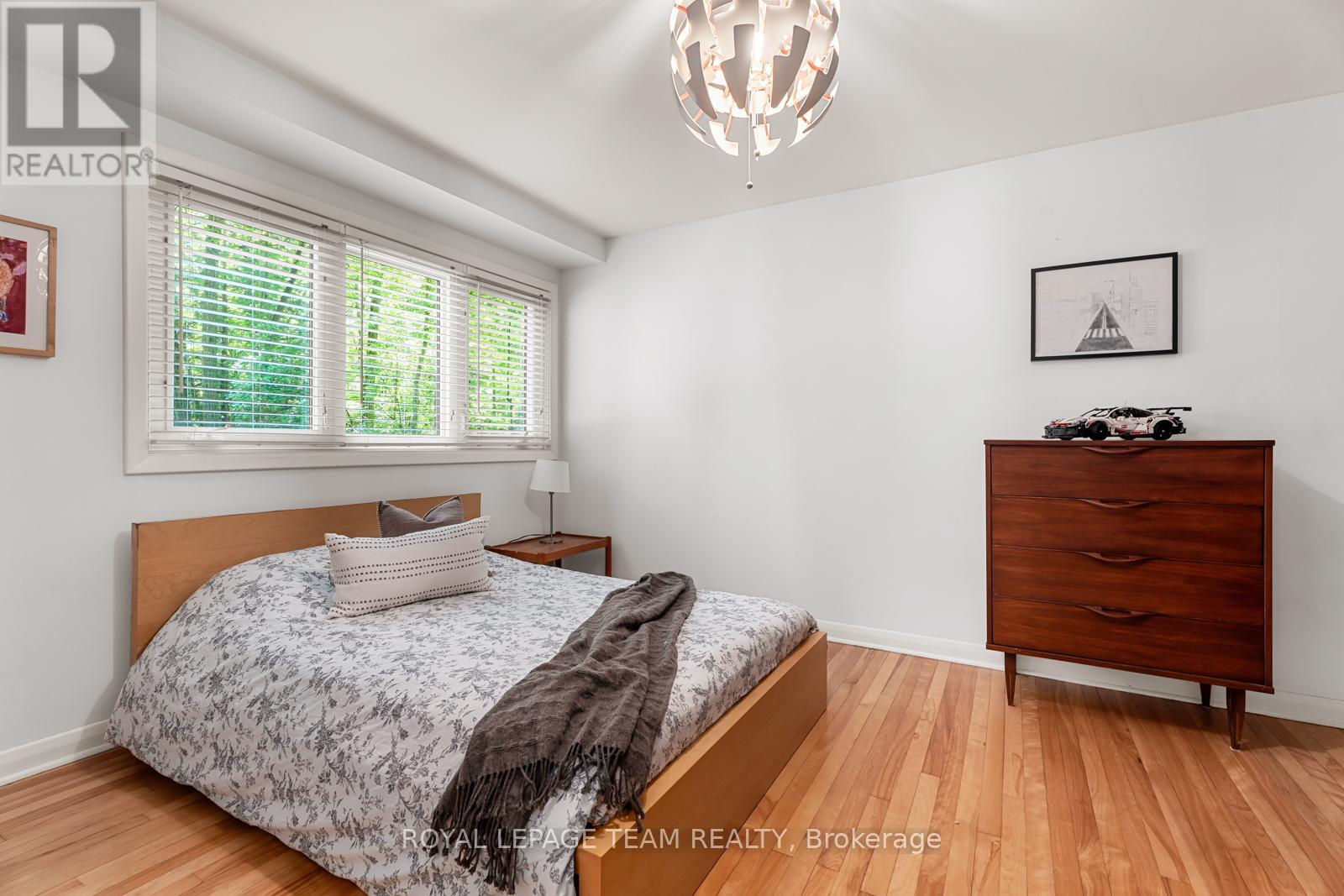 53 Oriole Drive, Ottawa, Ontario  K1J 7E8 - Photo 20 - X12291009