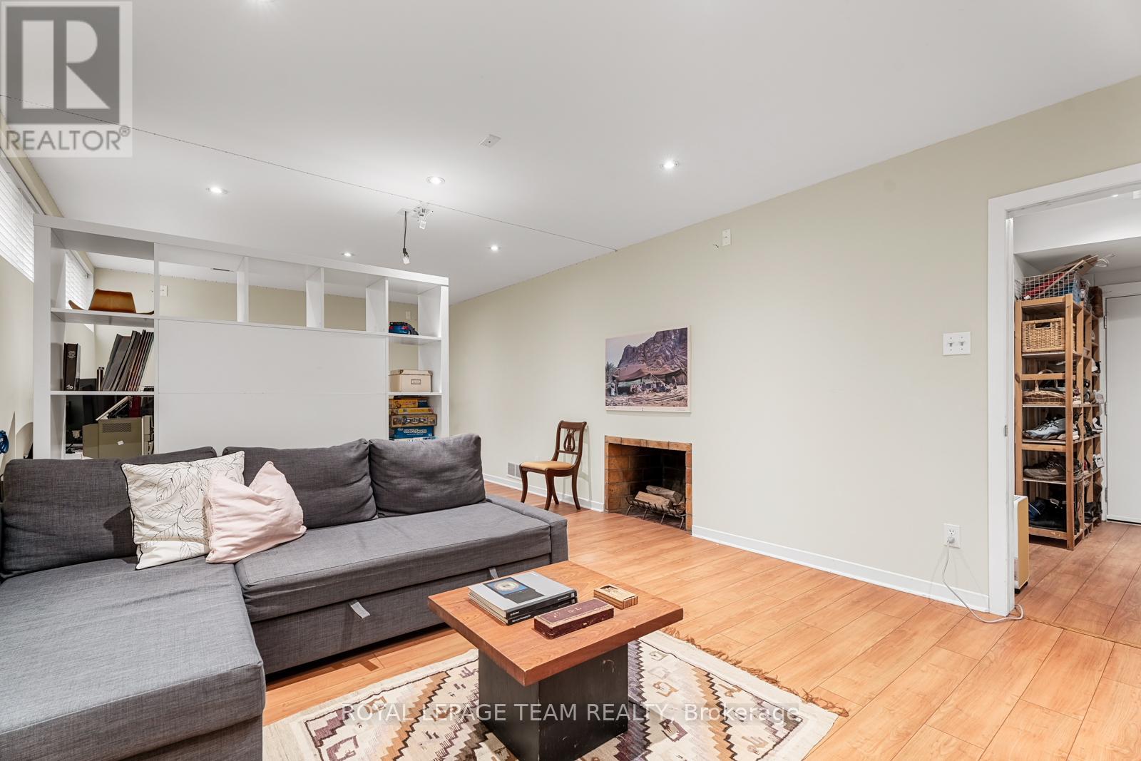 53 Oriole Drive, Ottawa, Ontario  K1J 7E8 - Photo 22 - X12291009