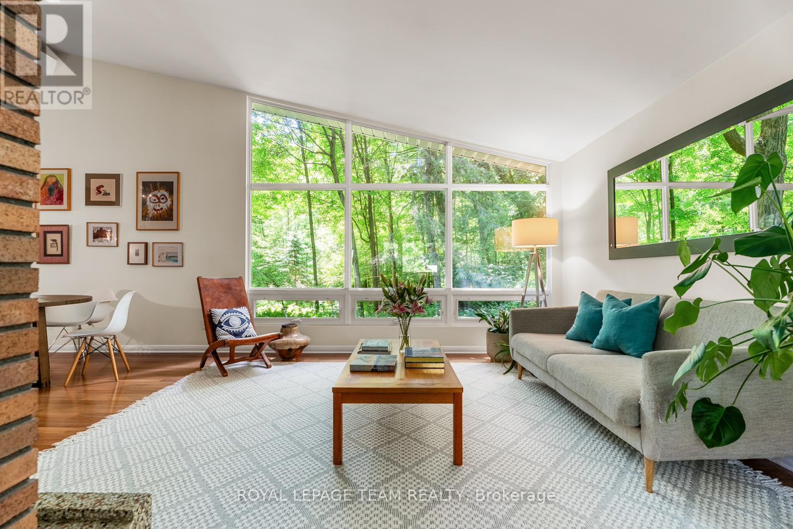 53 Oriole Drive, Ottawa, Ontario  K1J 7E8 - Photo 7 - X12291009