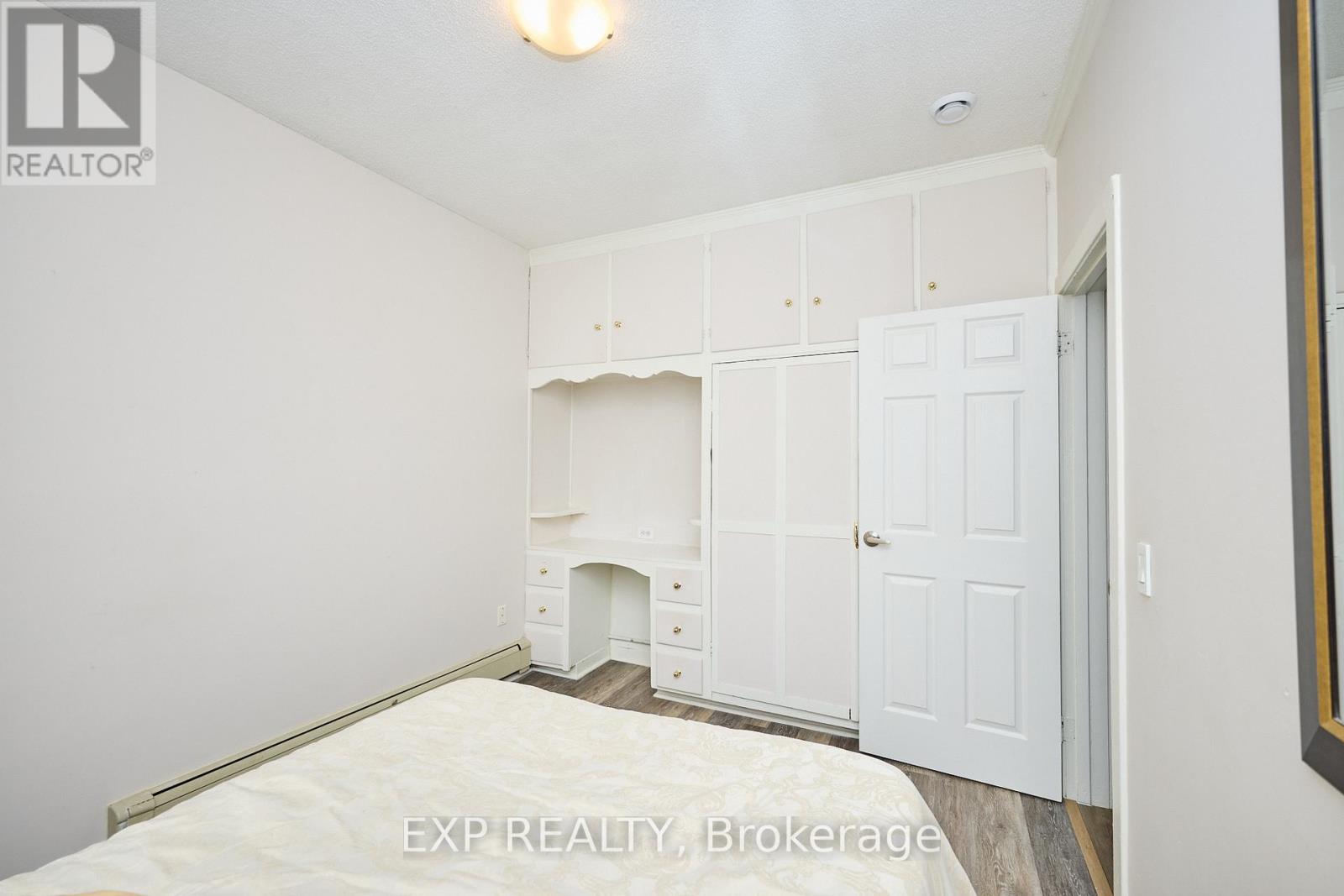 31 Woodrow Street, St. Catharines, Ontario  L2P 2A1 - Photo 15 - X12290994