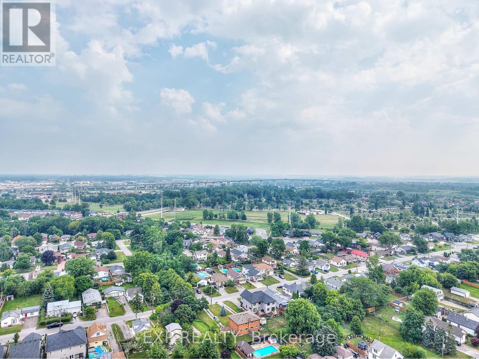 31 Woodrow Street, St. Catharines, Ontario  L2P 2A1 - Photo 34 - X12290994