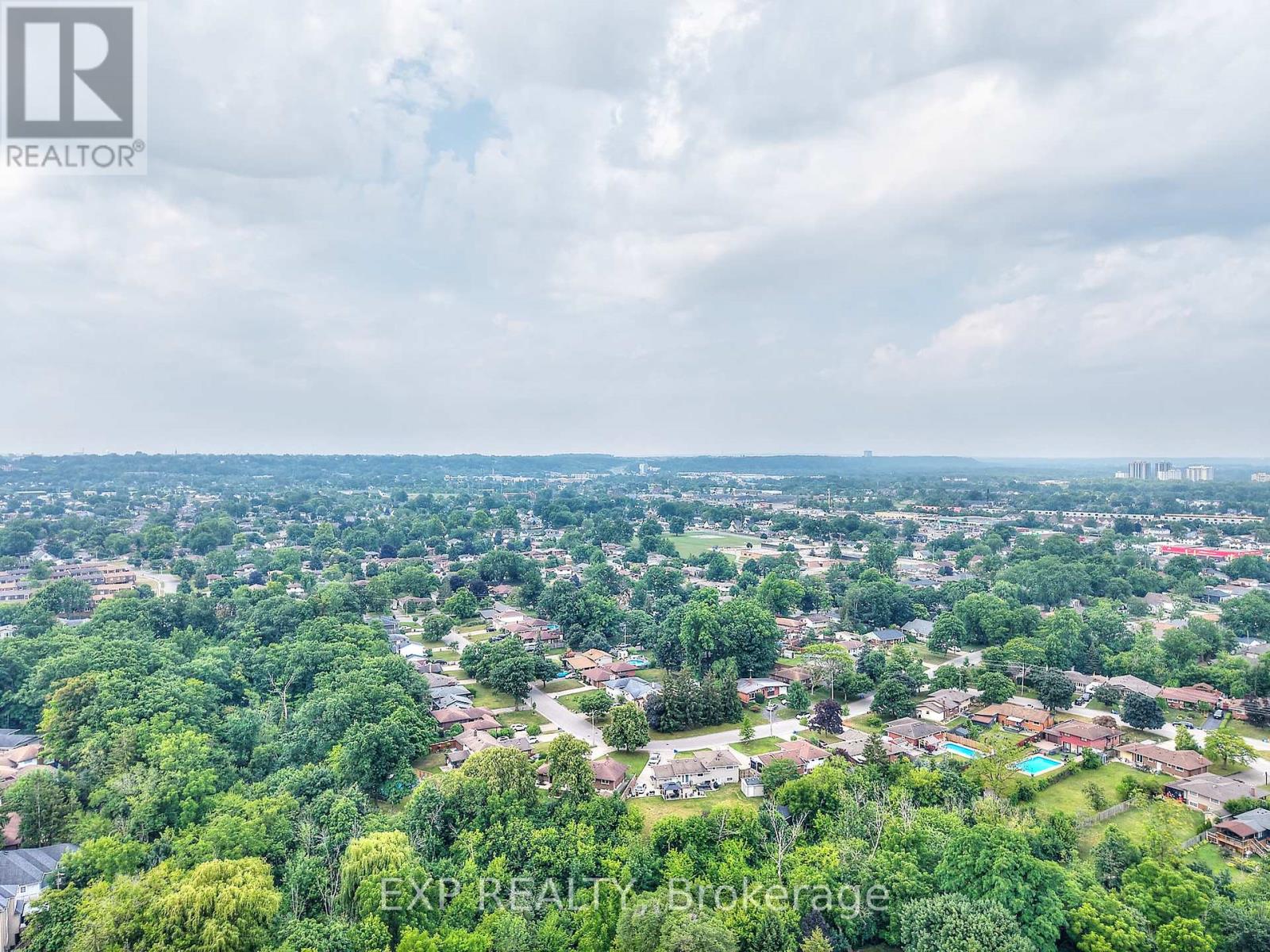 31 Woodrow Street, St. Catharines, Ontario  L2P 2A1 - Photo 35 - X12290994