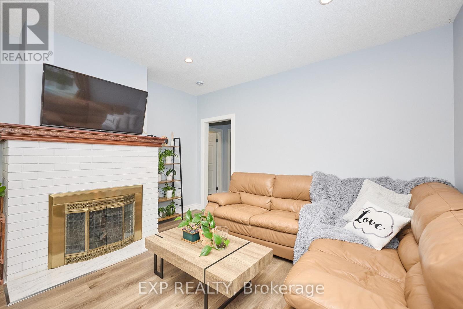 31 Woodrow Street, St. Catharines, Ontario  L2P 2A1 - Photo 4 - X12290994