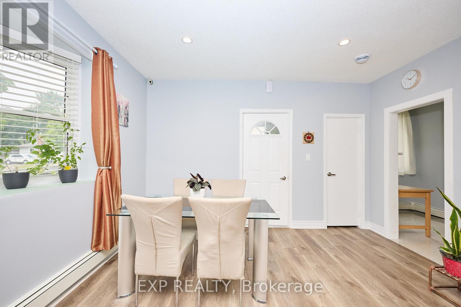 31 Woodrow Street, St. Catharines, Ontario  L2P 2A1 - Photo 6 - X12290994