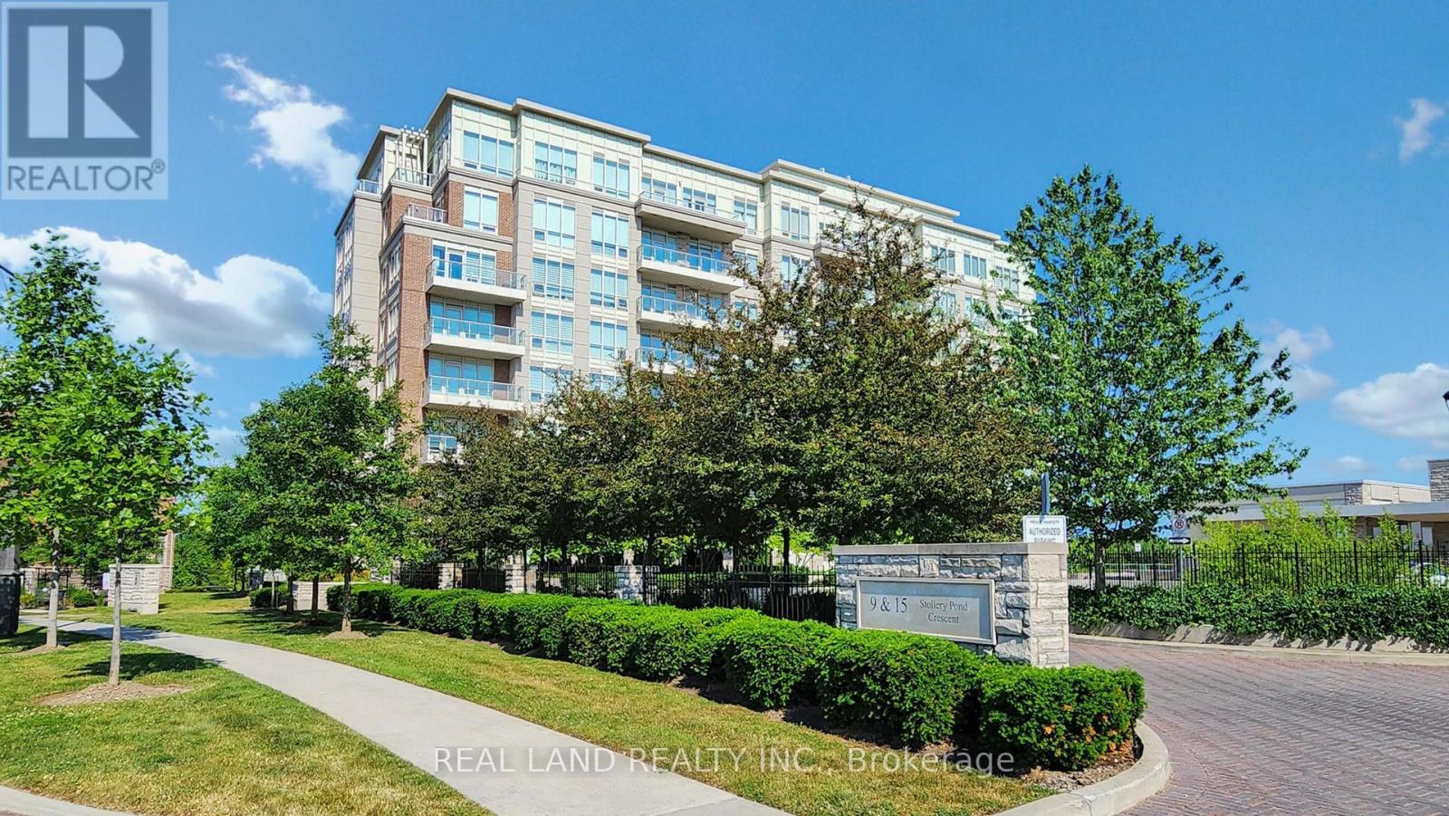 Property at 903 - 15 STOLLERY POND CRESCENT image 2