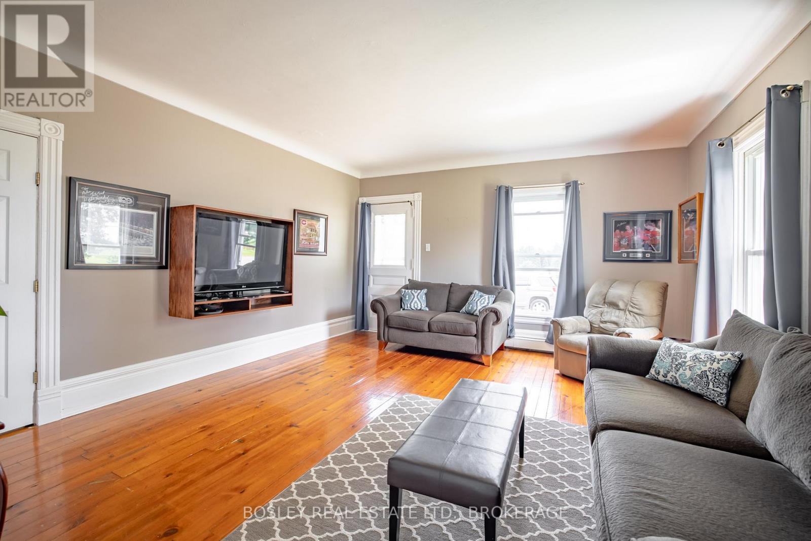 1609 Eighth Avenue, St. Catharines, Ontario  L2R 6P7 - Photo 10 - X12283312