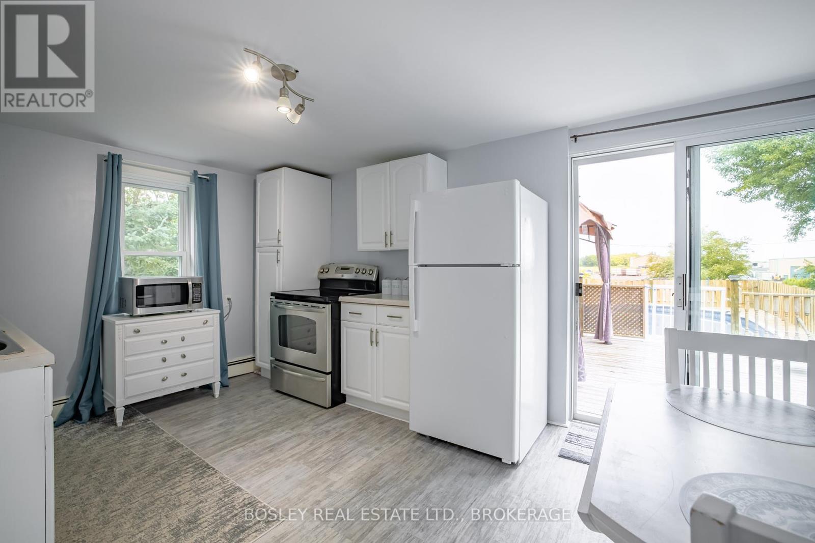 1609 Eighth Avenue, St. Catharines, Ontario  L2R 6P7 - Photo 15 - X12283312