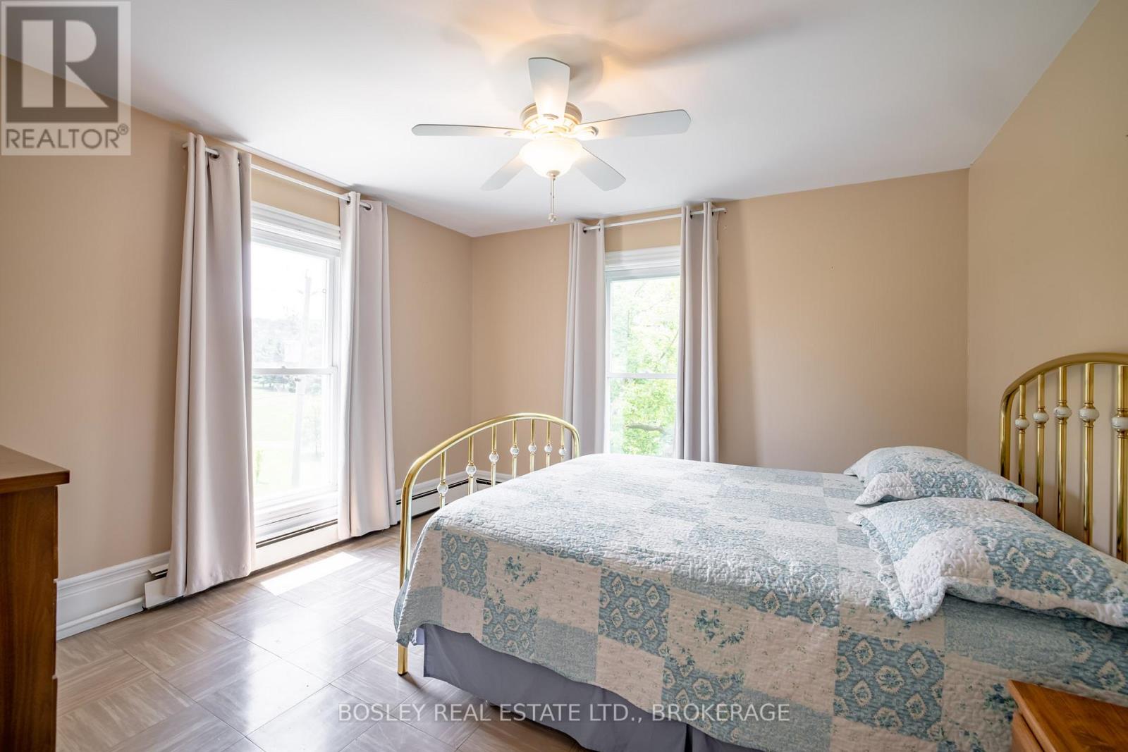 1609 Eighth Avenue, St. Catharines, Ontario  L2R 6P7 - Photo 25 - X12283312