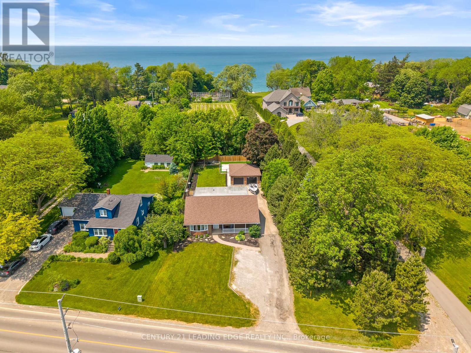 1182 Lakeshore Road, St. Catharines, Ontario  L2R 6P9 - Photo 10 - X12290866