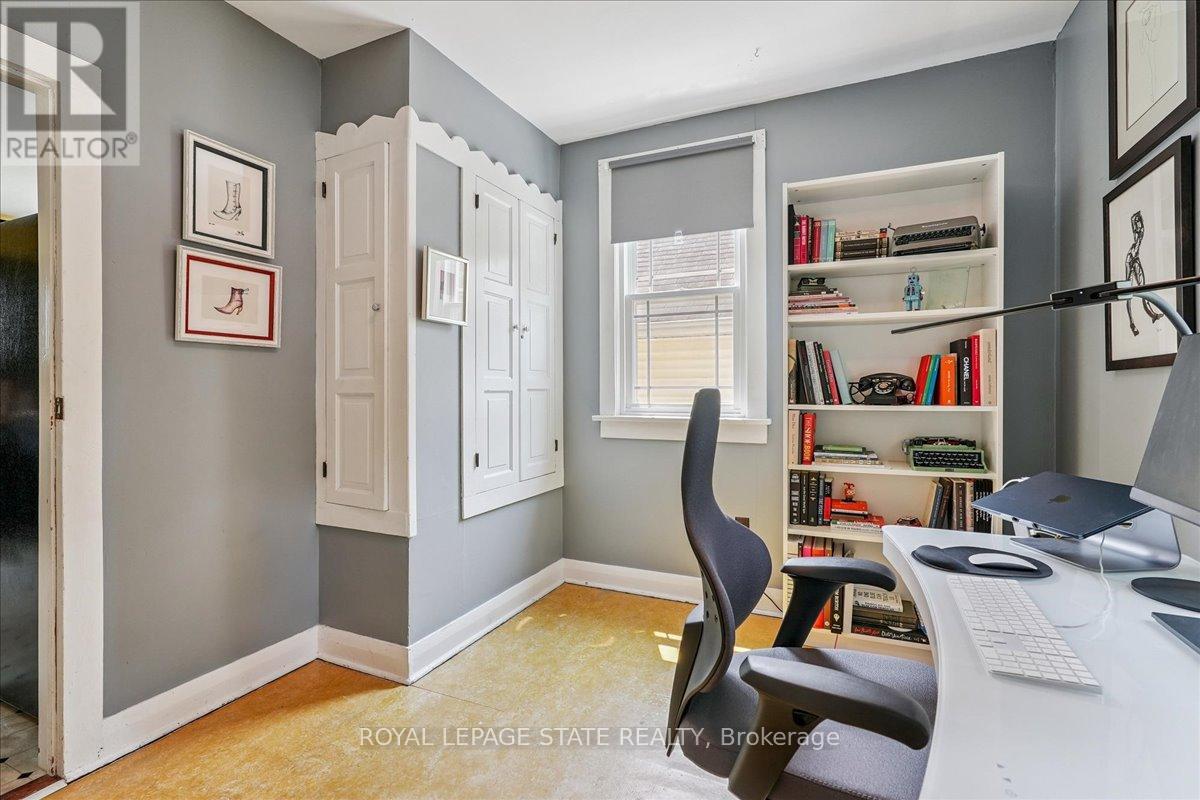 94 Centre Street, Niagara-On-The-Lake, Ontario  L0S 1J0 - Photo 23 - X12290901